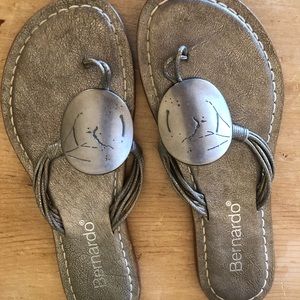 Bernardo Sandals ~ Pewter, Women’s Size 10